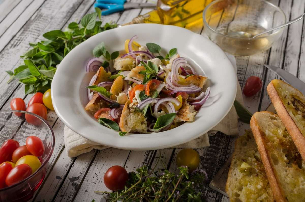 Panzanella salad: refreshing taste of Florentine summers.