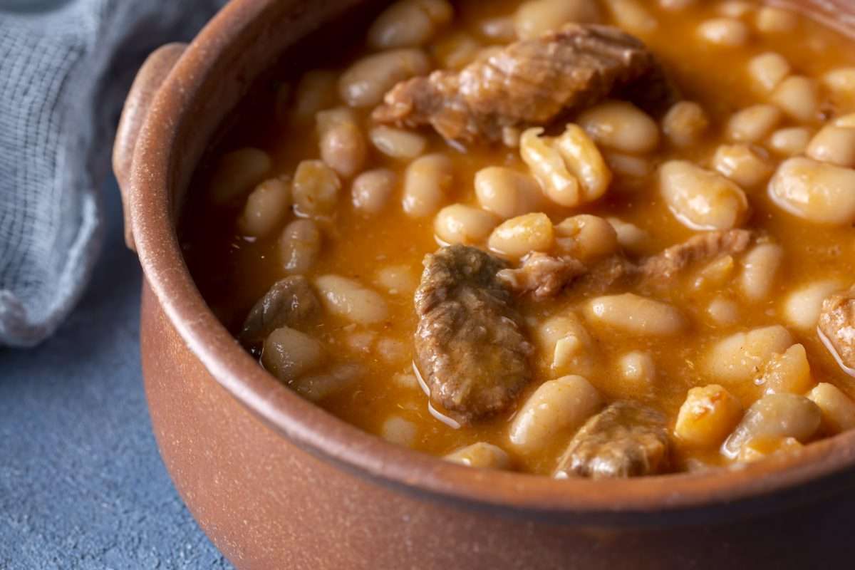 Fagioli all’Uccelletto, the beans that define florentine flavors.