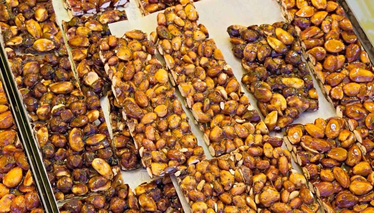 How to prepare traditional croccante and torrone.