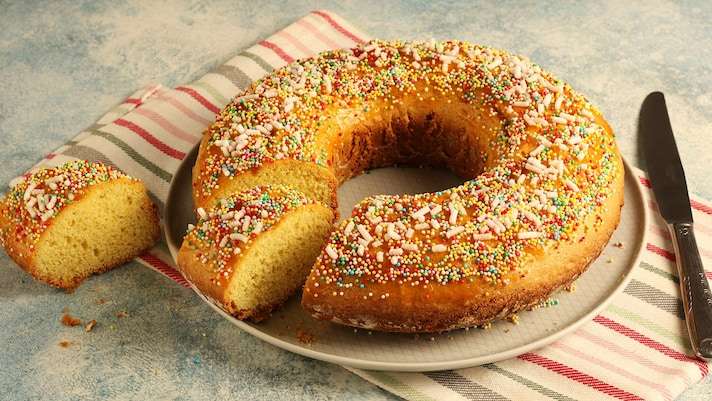 Berlingozzo: History and Recipe of the Traditional Tuscan Carnival Cake