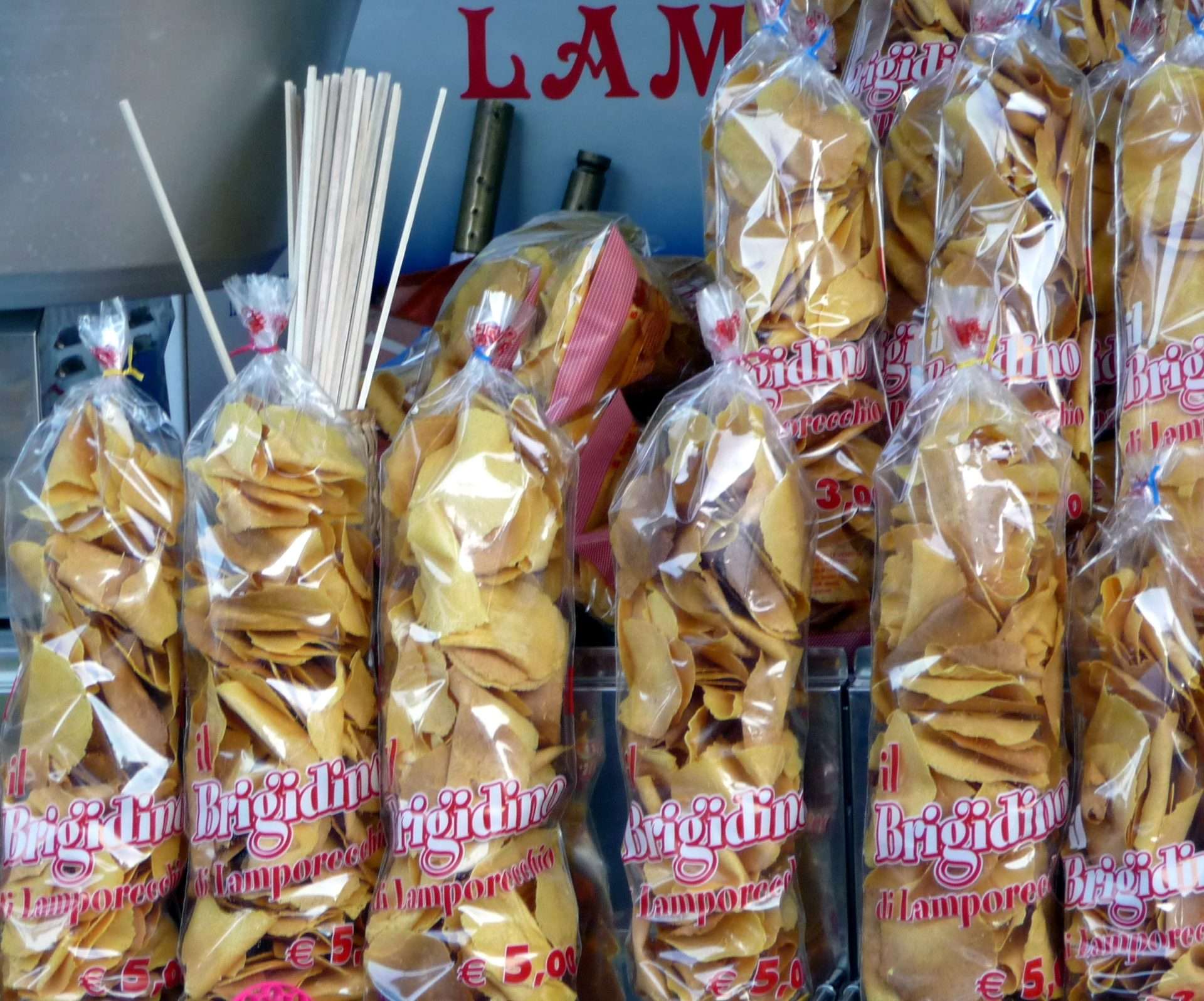 Brigidini Toscani: History, Family Tradition, and Recipe of the Iconic Wafers