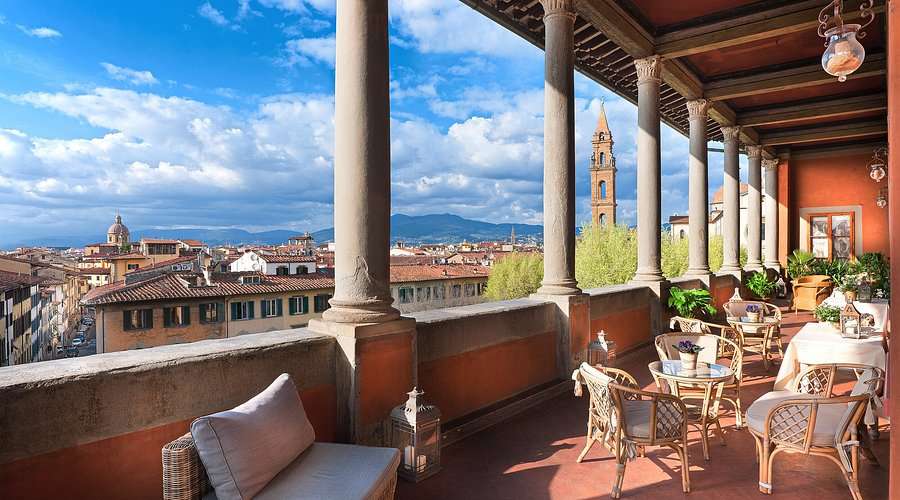 We are going to discover The History of the Italian Aperitivo between Traditions and Florence Spots You Should Not Miss